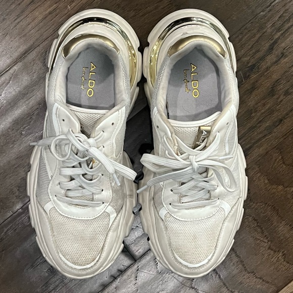 Aldo Chunky Sole Shoe - Picture 4 of 9